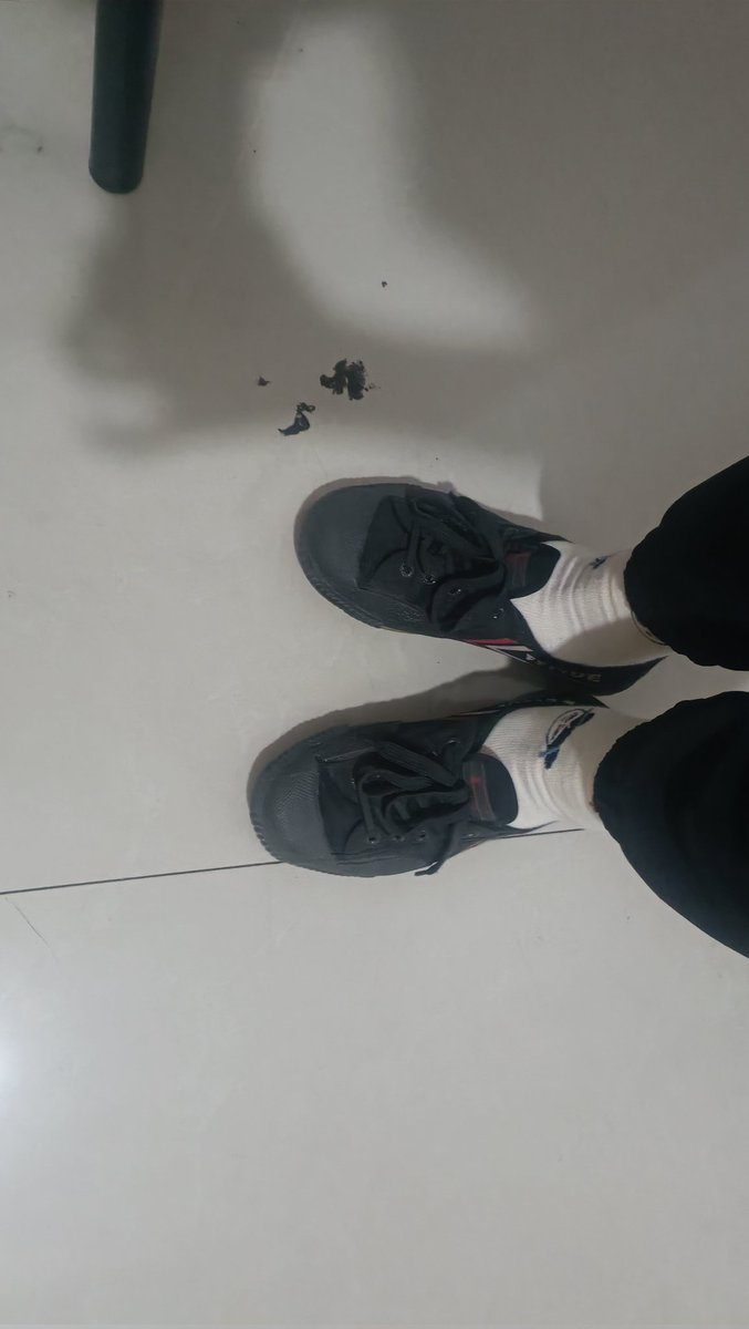 kuku777221's tweet photo. 穿武馆初一小孩哥的飞跃武术鞋和哪吒童袜，但是这一双味道也太大了吧…… #童鞋 #童袜 #正太 #武术鞋 #飞跃 https://t.co/lYOnQHfk26