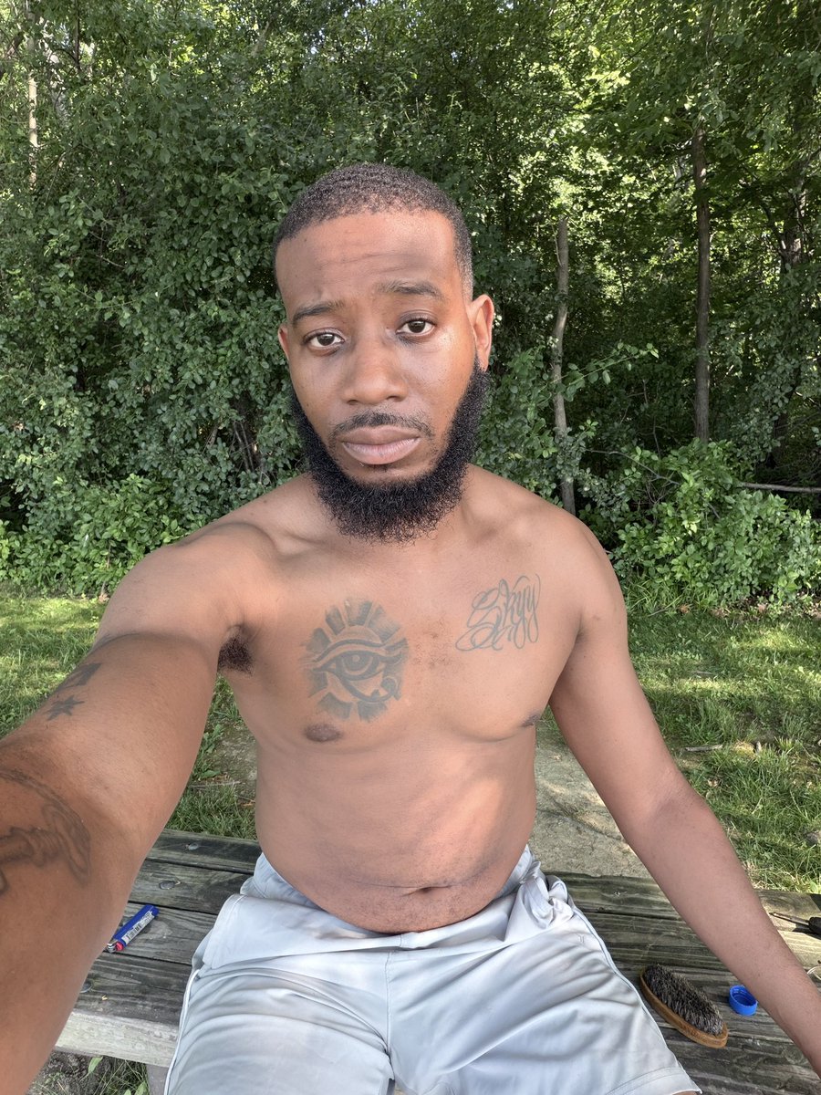 Mf_Starboy__'s tweet photo. Am I getting fat yall?? 🙄😭💯 https://t.co/vf3mJZ6kLg
