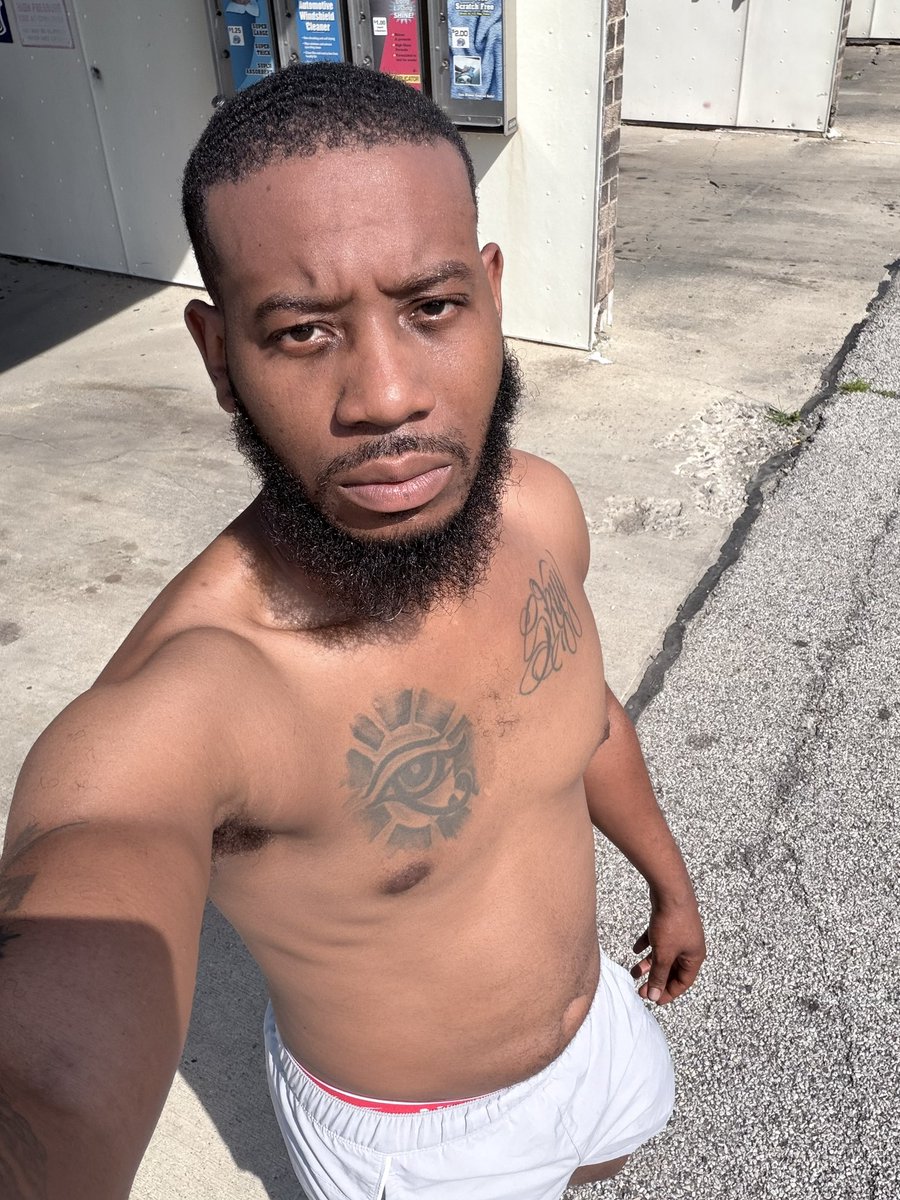 Mf_Starboy__'s tweet photo. Am I getting fat yall?? 🙄😭💯 https://t.co/vf3mJZ6kLg