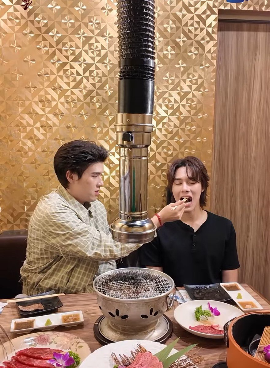 AtpGunnn's tweet photo. Disetirin, disuapin, dimanja banget. Kamulah pemenangnya, Nani.

#WUTheSeriesFinalEP
#สกายนานิ https://t.co/jzYy3sOahY