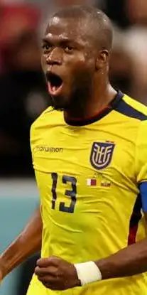 LTarrineristas's tweet photo. Gracias x todo Enner, cierra ahí tu capítulo con esta selección secuestrada x mafias. Deja ahí la ingratitud d miles d traumados x tu origen azul. Deja q ahora le pidan goles a Jordy, Campana y Kevin, q los 3 juntos no harán la mitad q tu hiciste

En Emelec te esperamos goleador https://t.co/KpjCqt7pi4