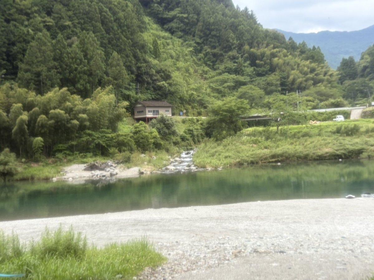 ash_2k's tweet photo. 気づけば6月が終わっていた🌀
素敵な撮影に加わらせてもらったり、旅もした✈️
7月もよろしくお願いします🎀 https://t.co/Wa12gPxyL9