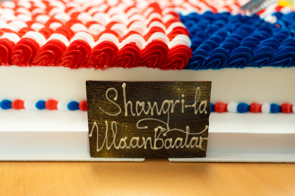 USAmbMongolia's tweet photo. Thank you @ShangriLaUB and @Kempinski Khan Palace for your gifts honoring America’s 250th birthday.  Celebrating our Independence Day will be a lot sweeter with your delicious cakes! https://t.co/5KRg8Y9wSU
