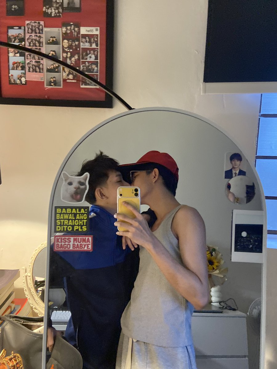 Yuriholyfvck's tweet photo. With my asawa https://t.co/YIGDdQZiD7
