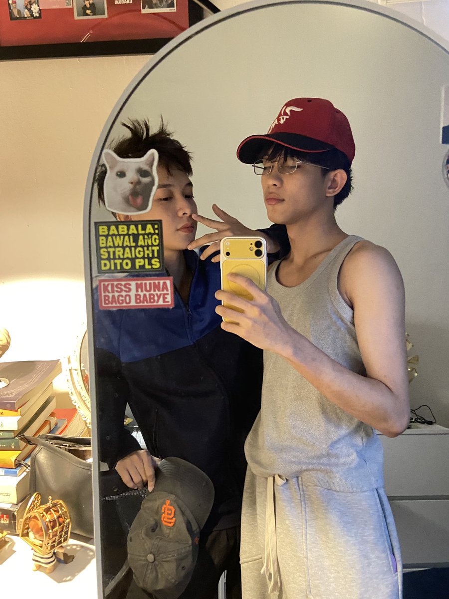 Yuriholyfvck's tweet photo. With my asawa https://t.co/YIGDdQZiD7