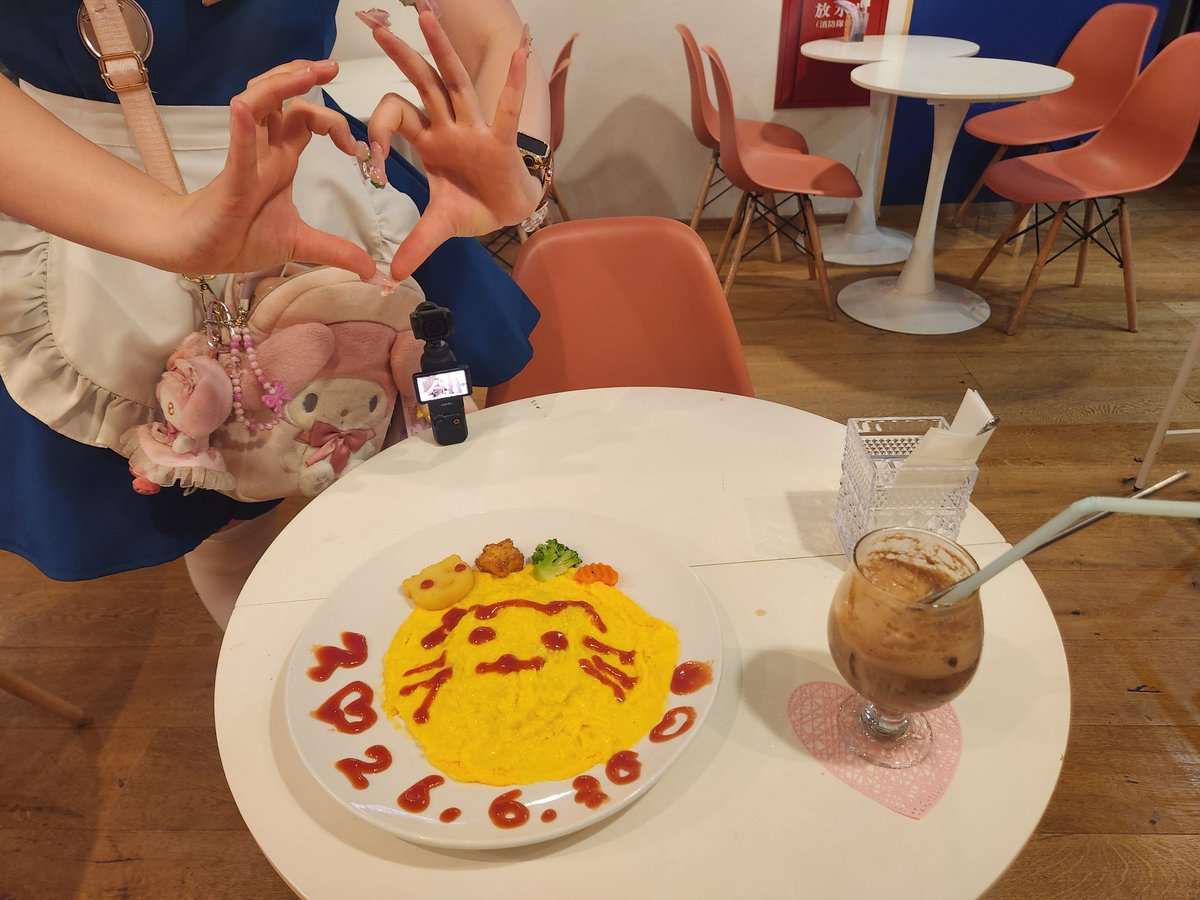 8sfjrdd's tweet photo. @mero_maidior meroが描いた猫は本当に可愛い！ そして live stage 大変だと思うのに、すごく頑張っている姿がずっと応援したくなるほどかっこいい！！🤗🤗 https://t.co/zPtXP9efFr