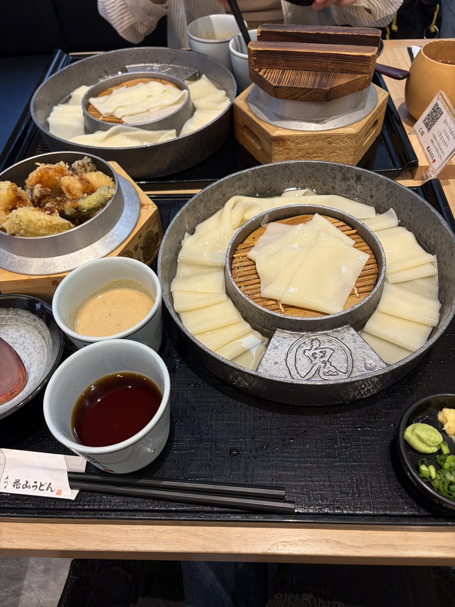 YUMI_O02's tweet photo. 日本橋でランチ

#花山うどん日本橋店 https://t.co/UEEb3Eyk9O