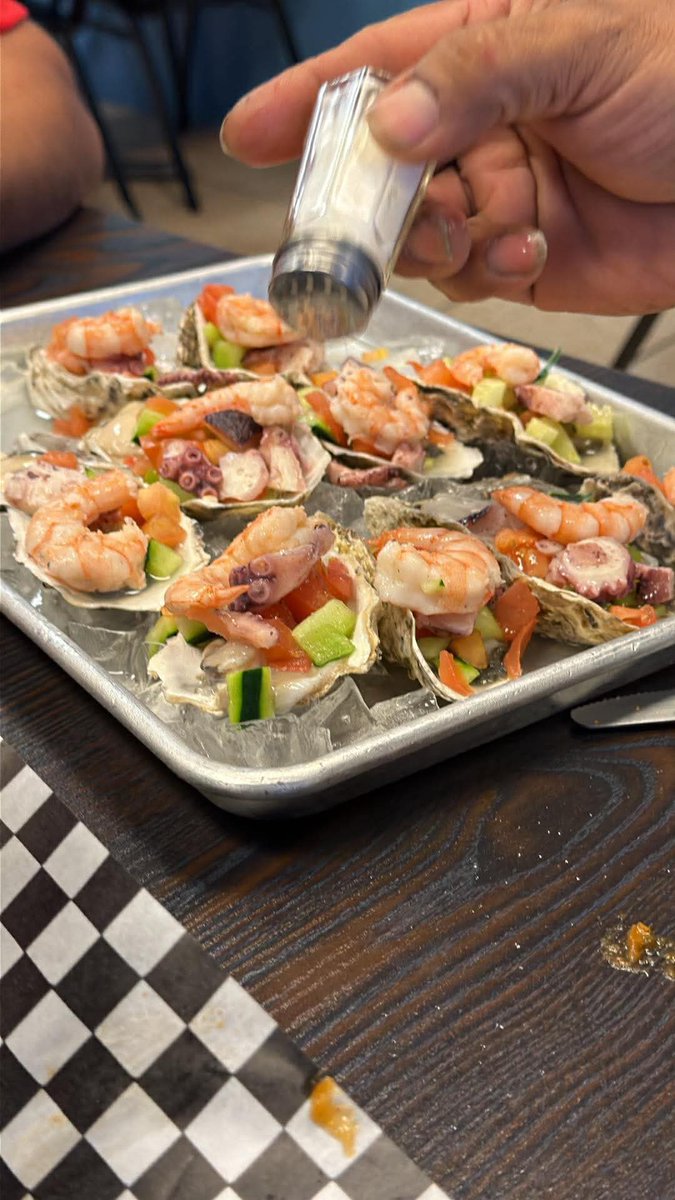 Juliomfit's tweet photo. Feasting and watching the Mexico vs Ecuador futbol game https://t.co/WbAtF4klv7