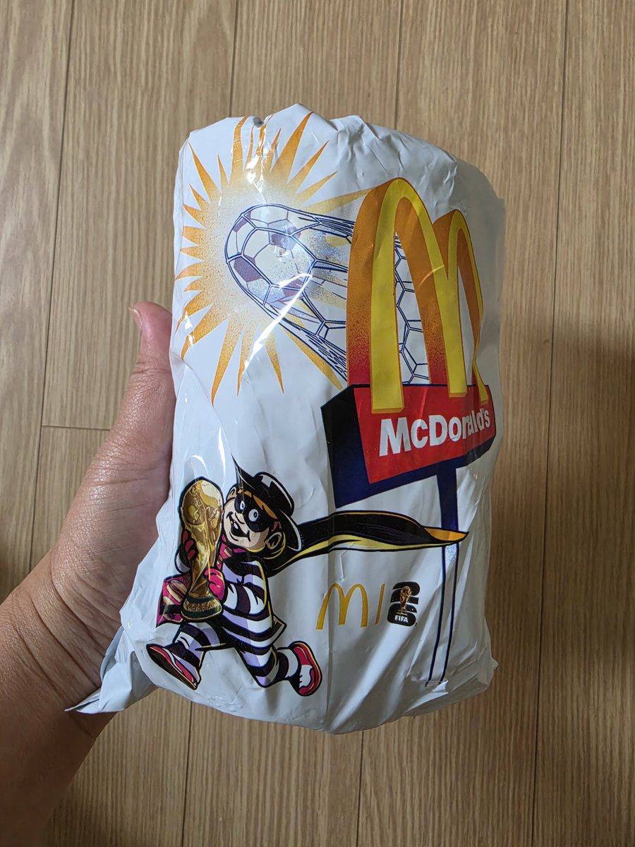 starrysonny7's tweet photo. RT)손흥민이 너무 좋아서 하는 이벤트!!!!!
맥도날드 손흥민컵 하나 남아 있어  나눔 이벤트를 하려고 합니다. 손흥민 팬 한정이고 당발은 자정 12시로 할께요!!!!!!!!!
RT만 해주시면 되요 확인 하느냐고 오픈 했어요 https://t.co/hSsCXTduF4