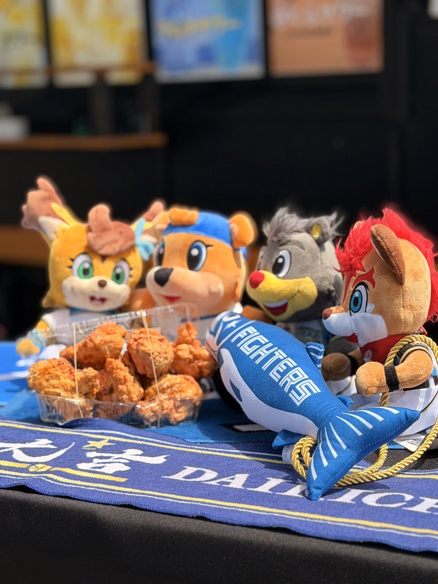 zangitama's tweet photo. 移籍シーズンは精神的にキツいですね🥲
新天地での活躍を祈ります。
北海道に来て1週間が経過しましたが、気候も食事も最高です✨
けどそろそろ東京に…町田に…😂
ここエスコンにもＪリーグサポーターさんが多く来店してくれています。
本当に感謝です🙇
エスコンフィールドDAY4プレイボールです🏟️⚾️
#エフメシ
#ザンギ屋大吉旅