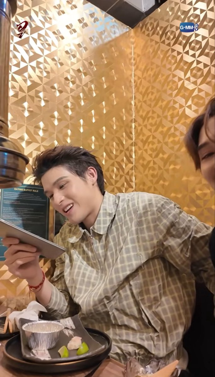 nongnuayeieiei2's tweet photo. พี่มีรถ พี่มีมือ พี่มีเงิน และพี่มีสกาย 
ทำไมต้องทำทุกอย่างเองละค่ะ เริ่ดจริงๆ

#WUTheSeriesFinalEP https://t.co/vyrFD91fON
