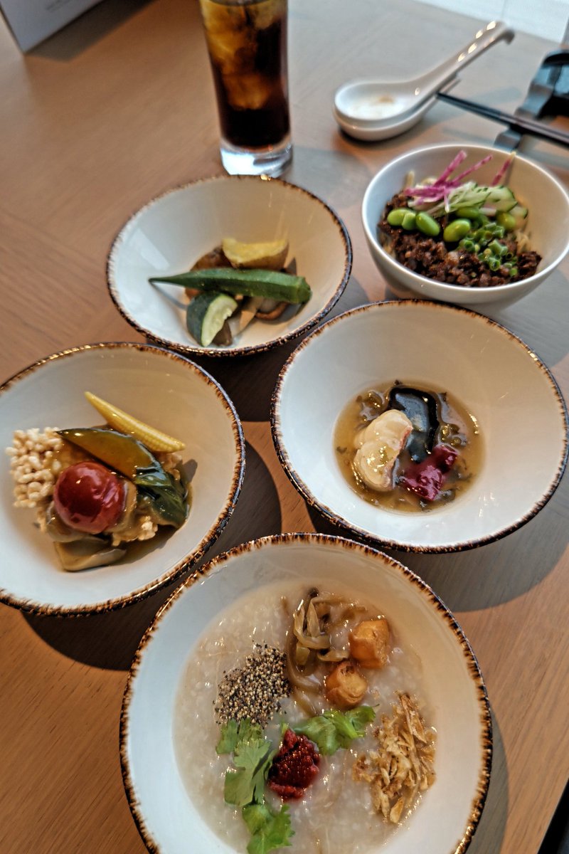 TKGban's tweet photo. #Hilton名古屋
#王朝
#贅沢ビュツフェ
#Lunch
自分へのご褒美
ゆっくり
まったり
好きなものを好きなだけ食する

腹ぱんちくりんです。ｗｗ

年齢的なものか、歯並びが奇形なので歯医者から奥歯が抜けて入れ歯生活になると言われてから
食べてみたいものを食べることにしたｗ https://t.co/JxRGP7Mivt