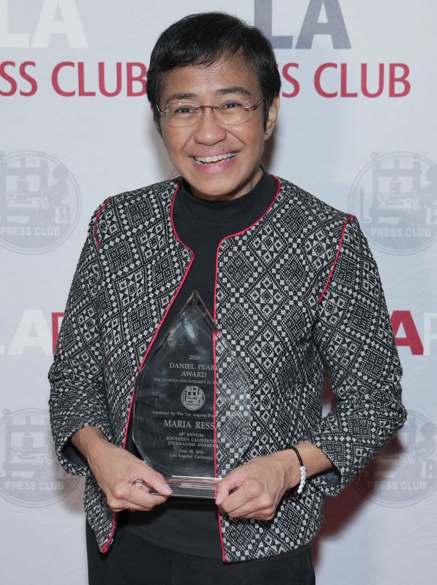 jrnepales's tweet photo. READ: LA Press Club honors Maria Ressa with Daniel Pearl Award; Janet Nepales wins two honors
@mariaressa @LAPressClub (Photos by @Sthanlee ) #68thSouthernCaliforniaJournalismAwards #DanielPearlAward #MariaRessa #LAPressClub @AsianJournalCom #JudeaPearl
https://t.co/IIPfloctbo https://t.co/YsoKN5mpwo