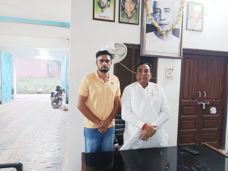 ankitmalikrld's tweet photo. बुढाना विधानसभा से विधायक, @RLDparty विधानमण्डल दल के नेता, सरकारी आश्वासन समिति के सभापति आदरणीय श्री @Rajpalbalyan जी को जन्मदिन🎂🎉🍻 की हार्दिक शुभकामनाएं। 
ईश्वर से आपके अच्छे स्वास्थ्य व लम्बी आयु की कामनाएं! https://t.co/Q5HWRjMugj