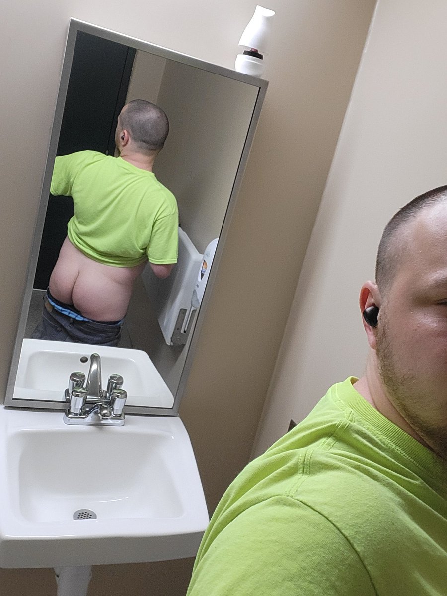 pokespeon's tweet photo. @TimothyFiree @kevxposed Sexy as fuck omg https://t.co/Fx8OwWBYoh