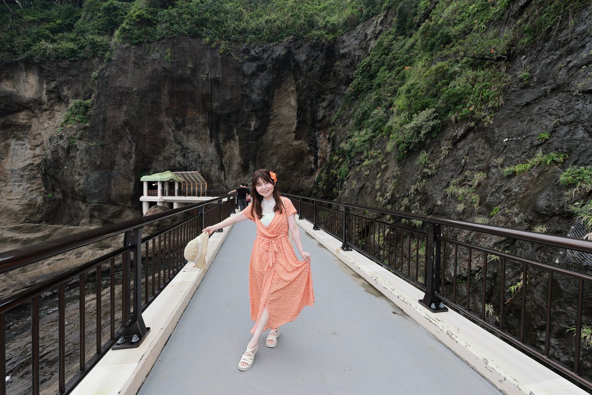 komaueda's tweet photo. 江ノ島　岩屋
佐藤麗さん
2026年6月29日(月)　13時07分
Canon EOS R1
Canon RF14mm F1.4 L VCM
#江ノ島
#岩屋
#佐藤麗 さん https://t.co/XMDy5ZUEos