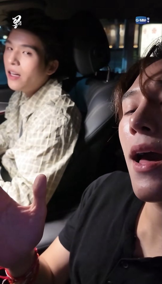 gcfskies's tweet photo. emang kalo pergi berdua lebih leluasa pacarannya.. nani full jadi passenger dan princess nya sky..

disetirin sky ✅ 
masakin buat nani ✅ 
disuapin sky ✅ 
diajak makan dessert ✅ 
diajak carpool karaoke ✅ 
dianterin pulang ✅ 
SEMUA DIBAYARIN SKY ✅😭

#WUTheSeriesFinalEP https://t.co/OOsclXREla