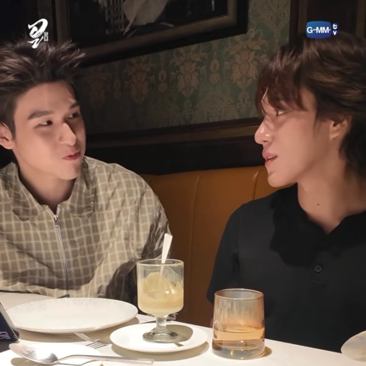 bshixob's tweet photo. คุยกันโคตรน่ารักอะ โอ้ยยยย ขอบคุณที่ให้พวกหนูได้เห็นสิ่งนี้นะคะ กราบ😭😭😭😭

#WUTheSeriesFinalEP https://t.co/ohYzEcXxQ9