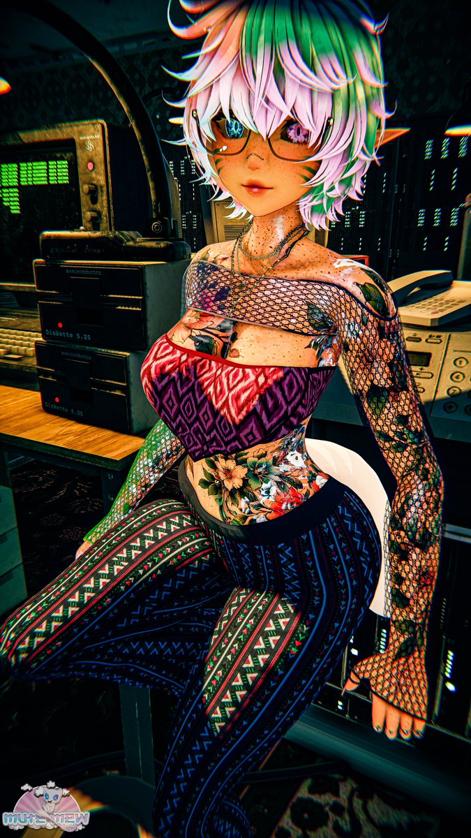 MuteMewOfficial's tweet photo. Sit down, let me be under desk support~ https://t.co/p8hpmcUoG7