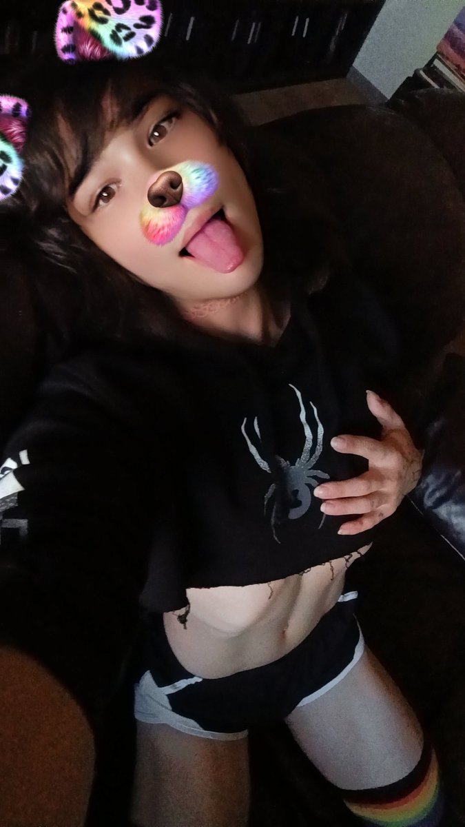 Joeylittle69's tweet photo. Just a pup wanting attention 🫣😋 https://t.co/Bocv2v2qXu