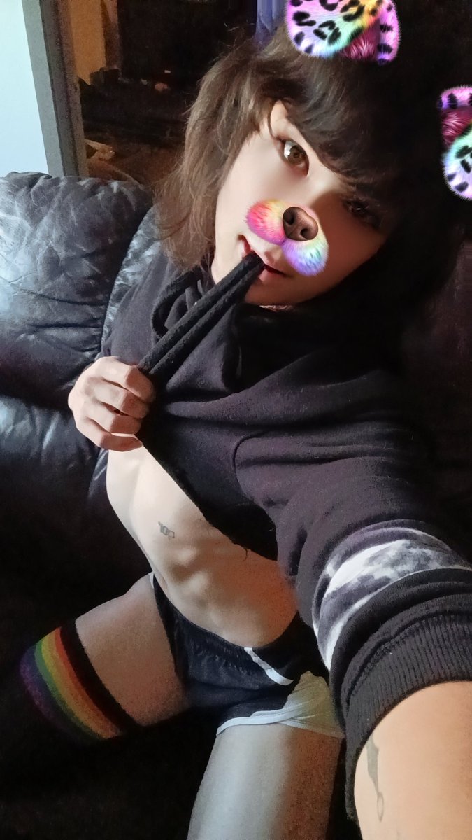 Joeylittle69's tweet photo. Just a pup wanting attention 🫣😋 https://t.co/Bocv2v2qXu