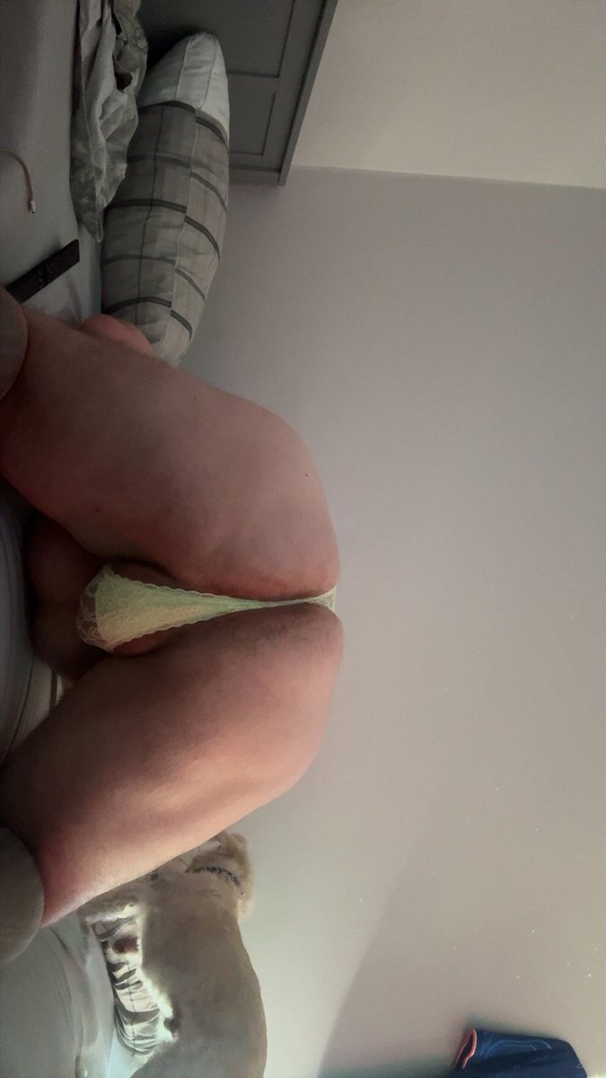 1324cd6m's tweet photo. Am I a slut https://t.co/Q2iVvm1Lxz