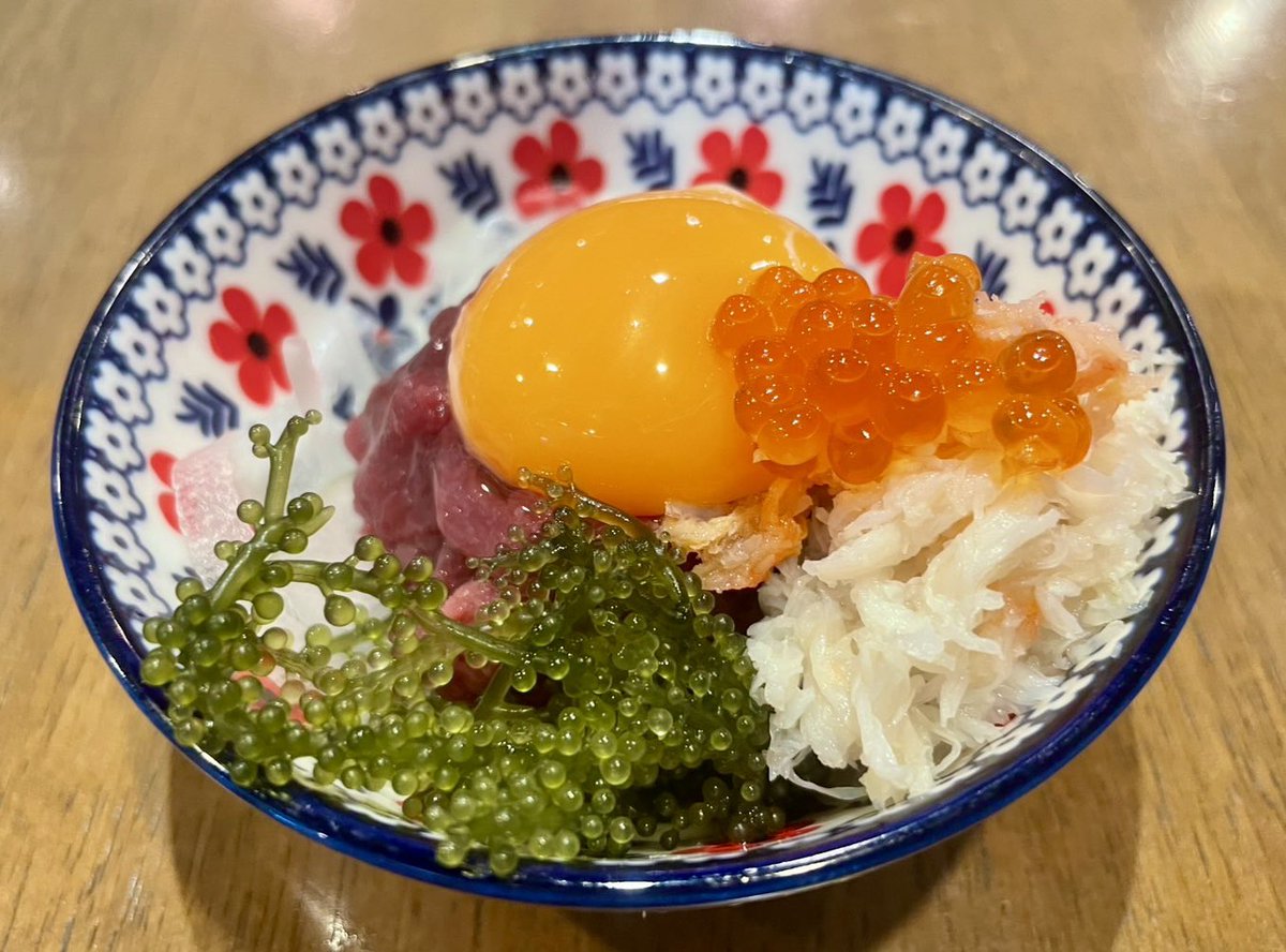 akiba_nikuzushi's tweet photo. 7月1日(水)12:00-オープン

7月が始まりました✨
7月の限定コースも後ほど投稿させていただきます！
月初なので今日は【超奮発‼️】です🉐

炙りえんがわ
おひとり様2貫まで　1貫100円

『海と肉の宝箱！
ずわい蟹といくらと海ぶどうの
豪華馬肉の贅沢ユッケ』
1,480円⇨500円（税抜） https://t.co/uHKjCPPSV5