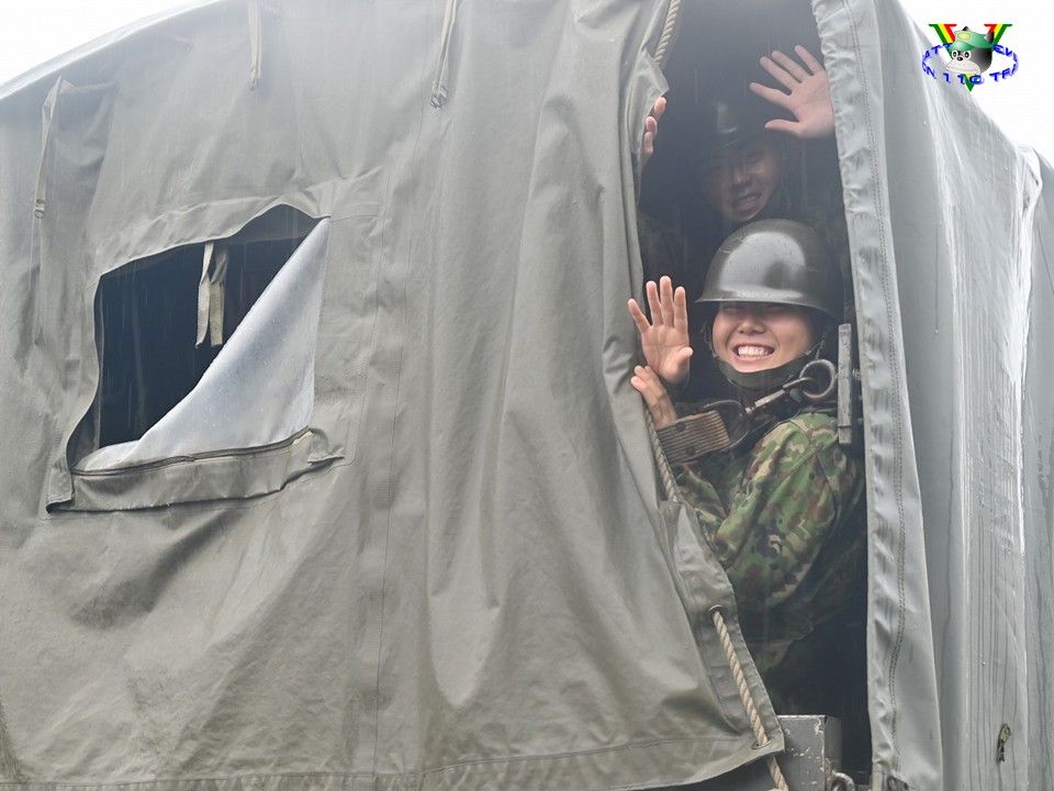 gsdf_110tngbn's tweet photo. 新隊員達は７月１日 ＃松山駐屯地 からそれぞれの後期部隊へ旅立ちました。約３か月間、苦楽を共にした仲間や厳しくも優しい班長達とお別れですが、この先の自衛隊人生において心の支えになることでしょう。＃第１１０教大隊 一同は、新隊員達が今後立派な自衛官に成長することを期待しています！ https://t.co/2kp9Lm0DQF