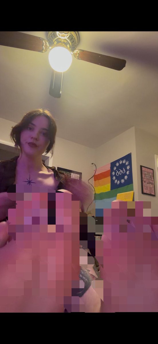 AliceCarousel's tweet photo. I just filmed the cutest custom, dm for unblurred 😘 https://t.co/Dql8vrkZSJ