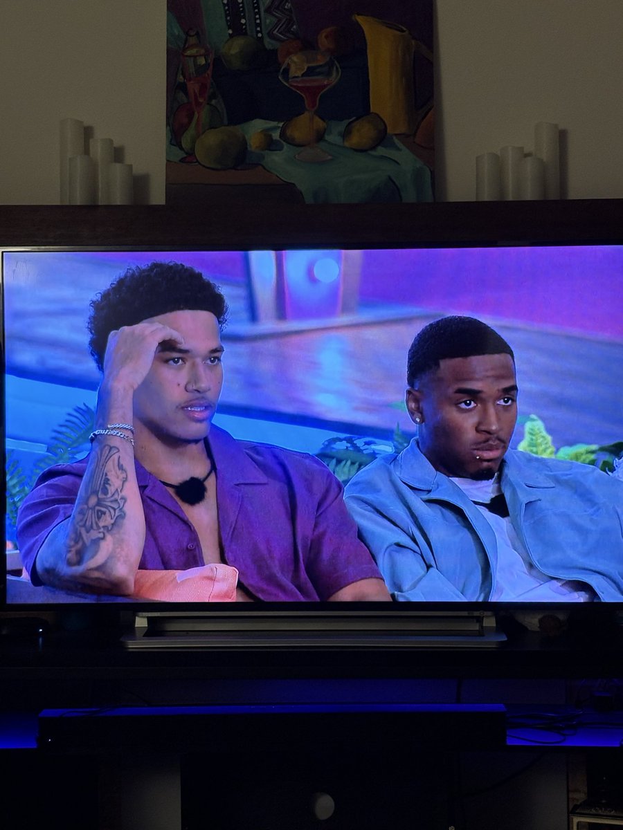 chelgro's tweet photo. Movie night #loveislandusa https://t.co/lYn6IJwBig