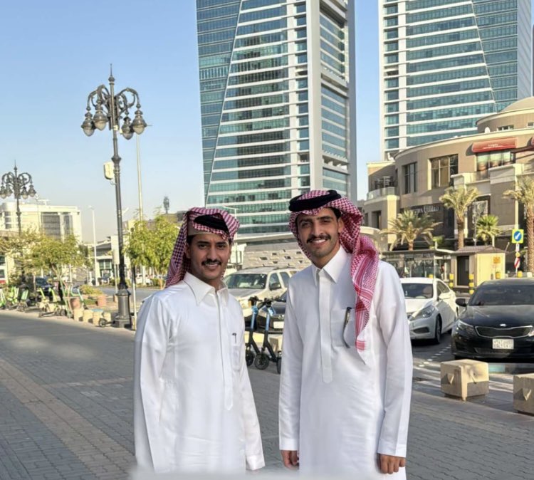 07i9h's tweet photo. ⚖️ إعلان من محكمة الرفيقات

نظرًا للأحداث السعيدة، وحالة الفرح العامة التي يعيشها حزب المستحيات، تعلن محكمة الرفيقات تعليق أعمالها وأخذ إجازة قصيرة، حتى تفرغ هيئة المحكمة للاحتفال معهم.

وسيُستأنف استقبال القضايا بعد انتهاء الإجازة، أما الآن المحكمة في إجازة استحياء رسمي. https://t.co/kcwVv7SRsV