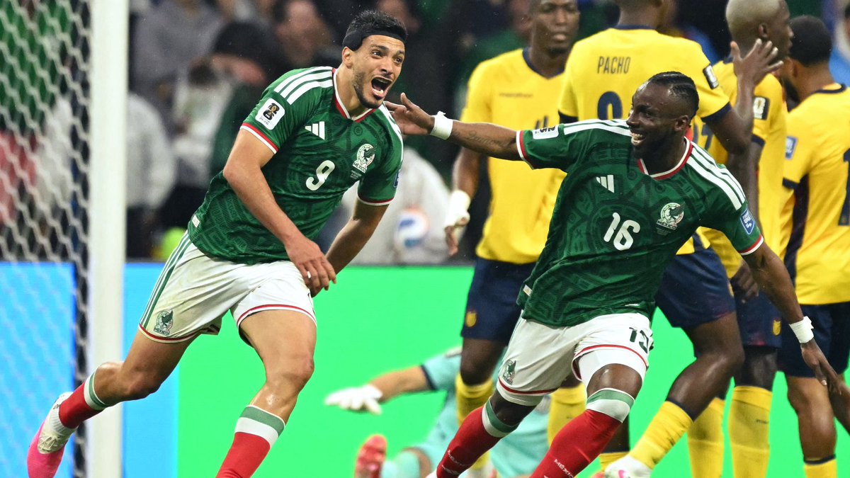 GoalJP_Official's tweet photo. 🇲🇽開催国メキシコがラウンド16進出！🇪🇨

ヒメネス＆キニョーネス、役者2人のゴールで勝利！

ワールドカップ今大会4戦全勝＆未だ失点「0」（8得点）と圧巻の成績。

エクアドルでは、インカピエが“口元隠し”で一発退場に。

メキシコ 2-0 エクアドル https://t.co/ZBaVmx0zsJ