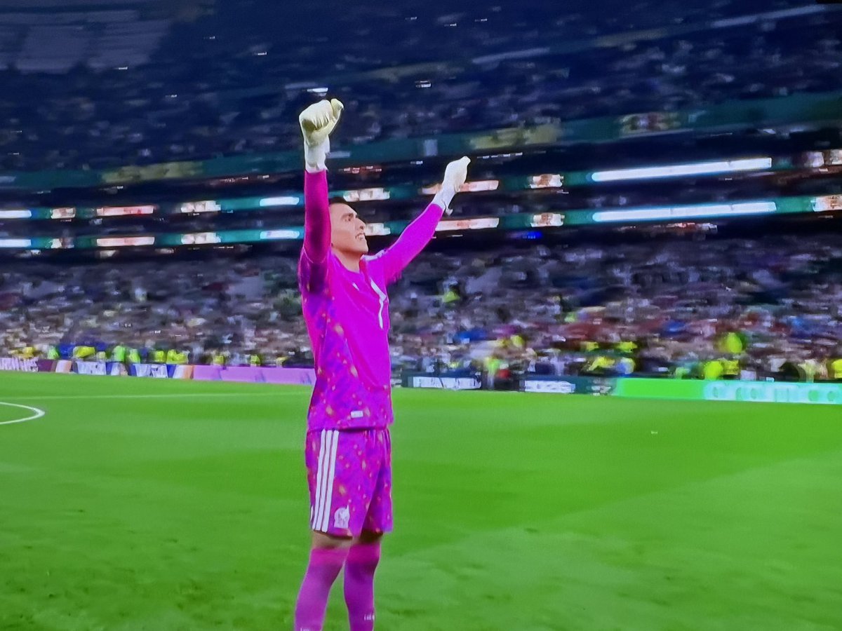 RomuloRME's tweet photo. México se clasificó a  los octavos de final del Mundial de fútbol United 2026 e hizo valer su localía una vez más y ganó dos a cero a Ecuador ! 
Los charros esperarán el resultado entre Inglaterra y República del Congo, con cualquiera jugará en el Azteca, ahora ciudad de México! https://t.co/QTURfwRRDB