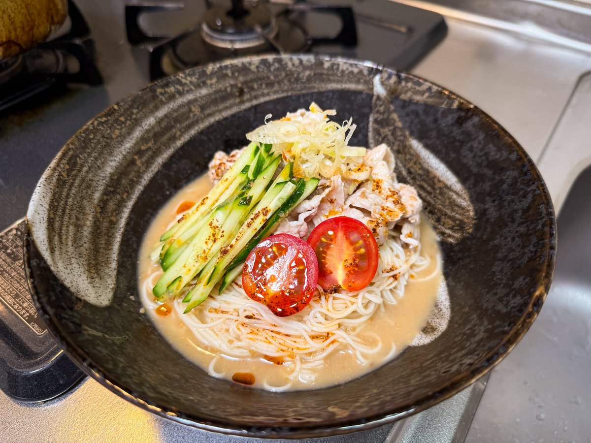 _gecko's tweet photo. 冷しゃぶのそうめん https://t.co/Q082xYK3Ub