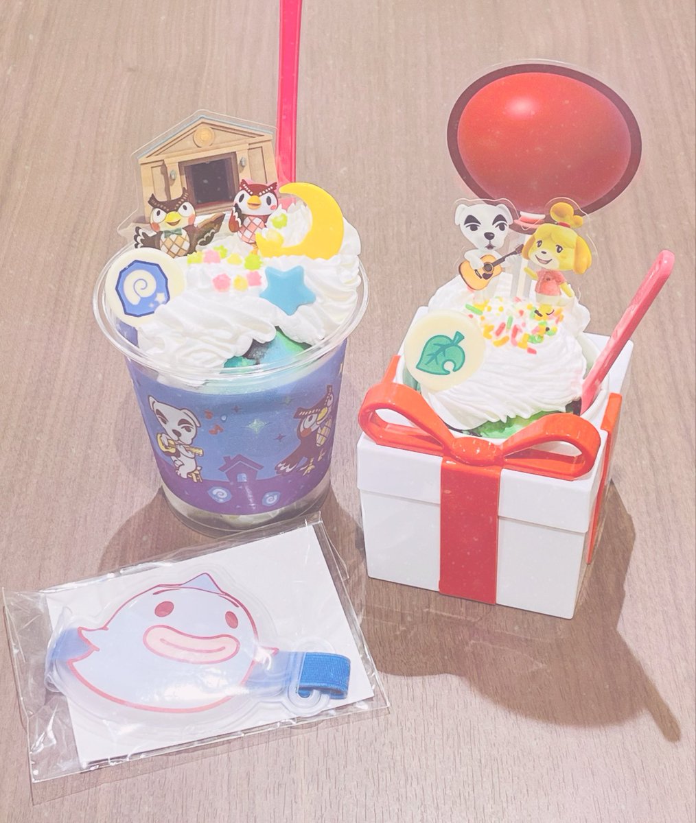 Angelswhisper__'s tweet photo. 午前休なのでサーティワンへ行ってきました
開店前に並んで、開店と同時にお店に入ったけど2番目で購入出来た！
お目当てのプレゼントボッ��ス、夜の島ダブルサンデー買えて大満足◎
とても美味しかった♡ᵕ̈
平日でもお客さん沢山いて店員さん2���で対応してたけど会計後に大行列になっててビックリ！ https://t.co/BG1sjPO8Hz