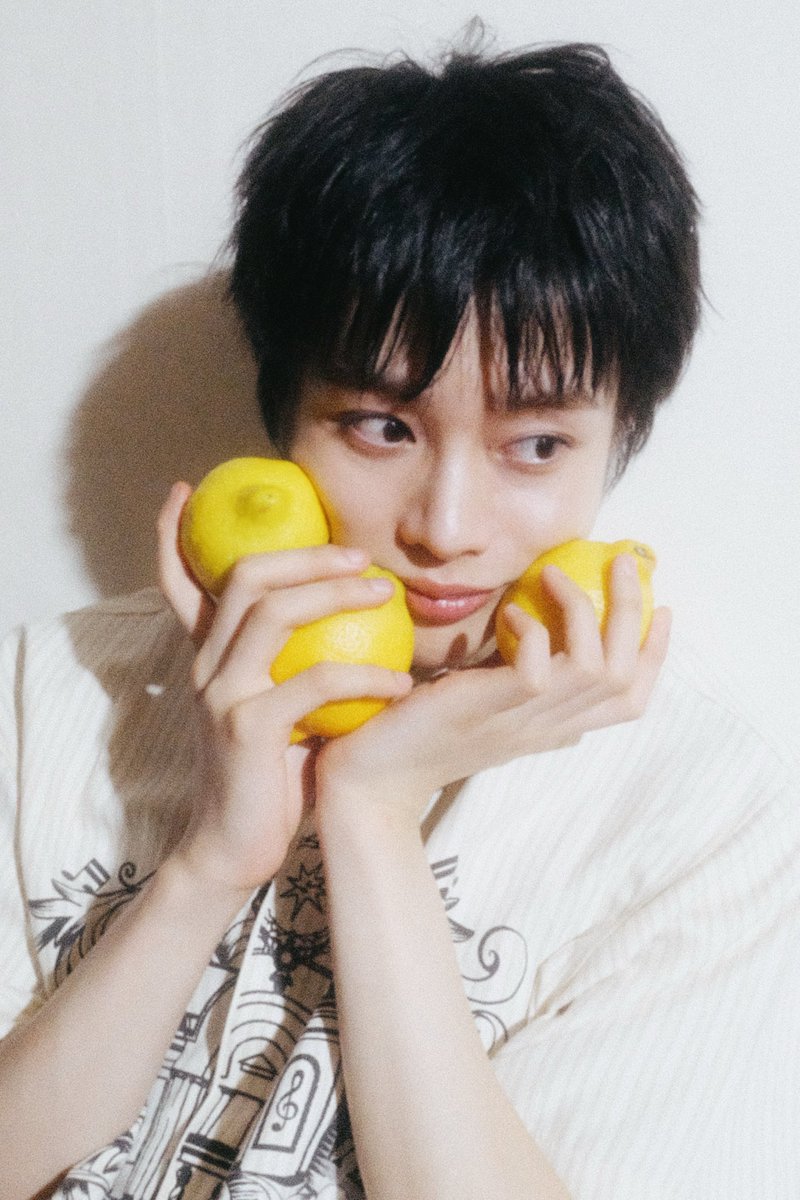 JustforHanBin_'s tweet photo. 🌻: Bắt đầu tháng 7 với một kiểu tóc cực ngầu😎😎😎
Trời ơi Cưnggg quá đi 😻😻😻
Hôm nay Hanbin thật là chanh tươi 🍋🍋🍋

H.M.W.R🌻

#HANBIN_TEMPEST 
#HANBIN
#JUST_FOR_HANBIN https://t.co/fB8Kjp9kJj
