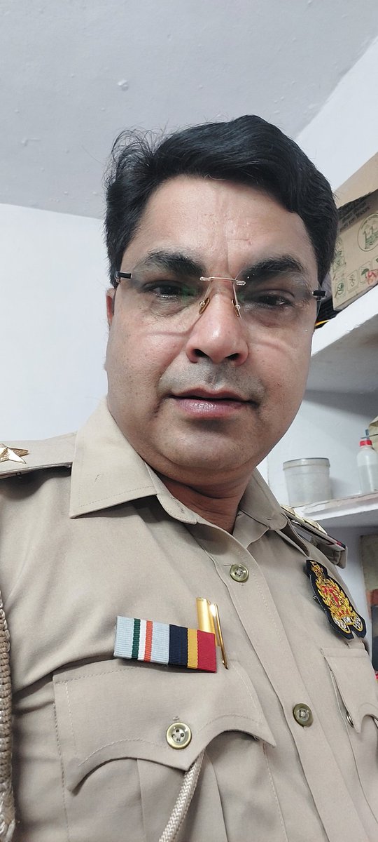 Rajspanwarr70's tweet photo. इच्छाओं के अनुरूप जीने के लिए जुनून चाहिए वरना परिस्थितियां तो सदा ही विपरीत रहती हैं !!! Good morning 
#furry #RajatSharma https://t.co/q8Naa1D2tF