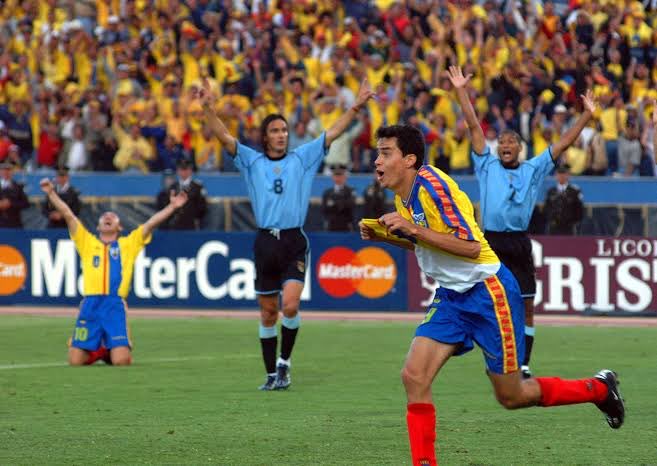 Alfachackra's tweet photo. La mejor selección Ecuatoriana de todos los tiempos 

El gol más importante de la historia del fútbol nacional 

Los que quisieron ensuciar este legado que se vayan al basurero de la historia 

Fin . https://t.co/hyBFAycHmY
