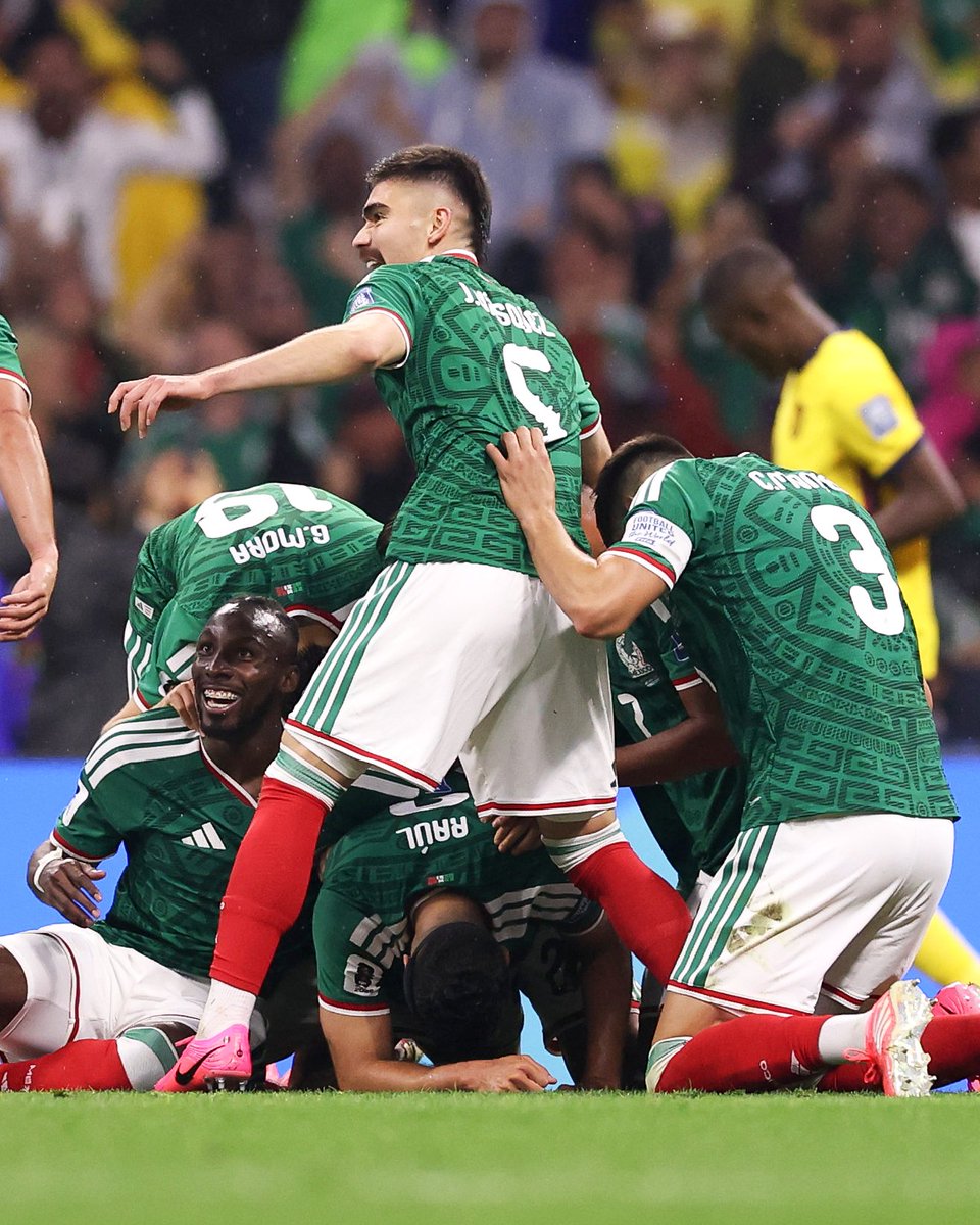 TouchlineX's tweet photo. 🚨🇲🇽 𝗕𝗥𝗘𝗔𝗞𝗜𝗡𝗚: Mexico have won 4/4 matches during this World Cup, scoring 8 goals and conceding NONE! https://t.co/bh5DakYepY