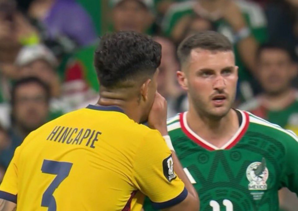 LxoMessismoFCB's tweet photo. Adivina cuál fue el único jugador al que no expulsaron https://t.co/XMJUW6qKFS