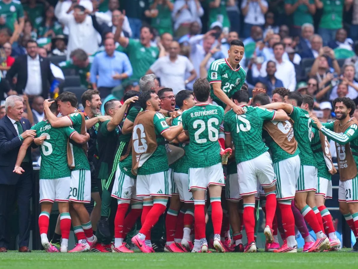 SliverRK's tweet photo. Enhorabuena mexicanos! 🇲🇽

No creo… pero Y SI SIII? 🥵 https://t.co/AMDFeYx5Rp