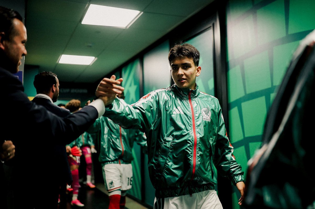tudimebeto's tweet photo. Ecuador tiene a Moisés Caicedo, Willian Pacho y Piero Hincapié.

Pero México tiene a GILBERTO MORA. https://t.co/C6AGrJEEbI