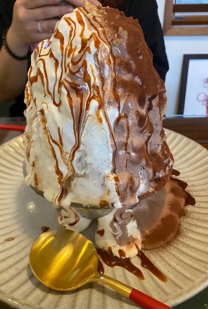 KOUMEI_GO's tweet photo. 沖縄のかき氷、もう別次元だわ。
本土と別物すぎて、一度食べたら戻れない。
これより美味いのあったら教えて。 https://t.co/o8Jlex4Bkb