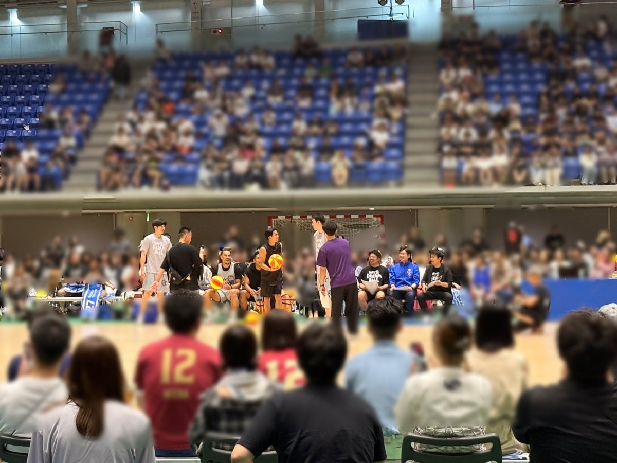 kitamukiyuuki_k's tweet photo. 2026年6月28日(日)
寺嶋恭之介選手が代表をつとめる「WYS」主催のDREAM BALLに、ダンクコンテストの審査員として宮下知事とともに参加させていただきました！
日本代表主将の富樫選手と久しぶりの再会ができ、素晴らしい選手達とその空間を常に青森県で出来ればなぁと、改めて思いました！ https://t.co/DwmDrjnhkr
