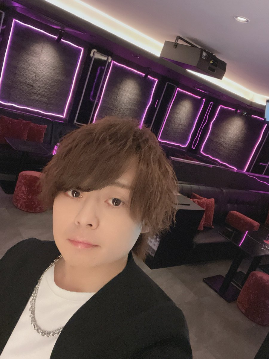 riku_DIC's tweet photo. 6月締め日をもって、ホストを卒業することになりました
3年間ありがとうございました

そして最後の6月度をNo.1で終わることができました
ありがとうございました

3年間でこれだけ変われたから、次の3年はもっと成長した自分になります！ https://t.co/jbQ6DO64kt