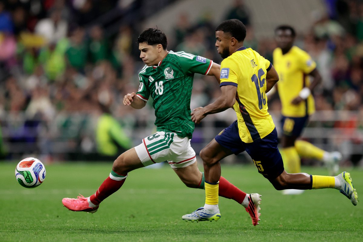 Complex's tweet photo. Mexico defeats Ecuador in the World Cup 2-0

📸:GETTY https://t.co/0cJGLVnemg
