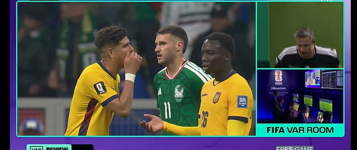 RaqelKesley's tweet photo. Hincapie gets Red card for covering his mouth while talking to opponent😳 https://t.co/gStEdaxc8l