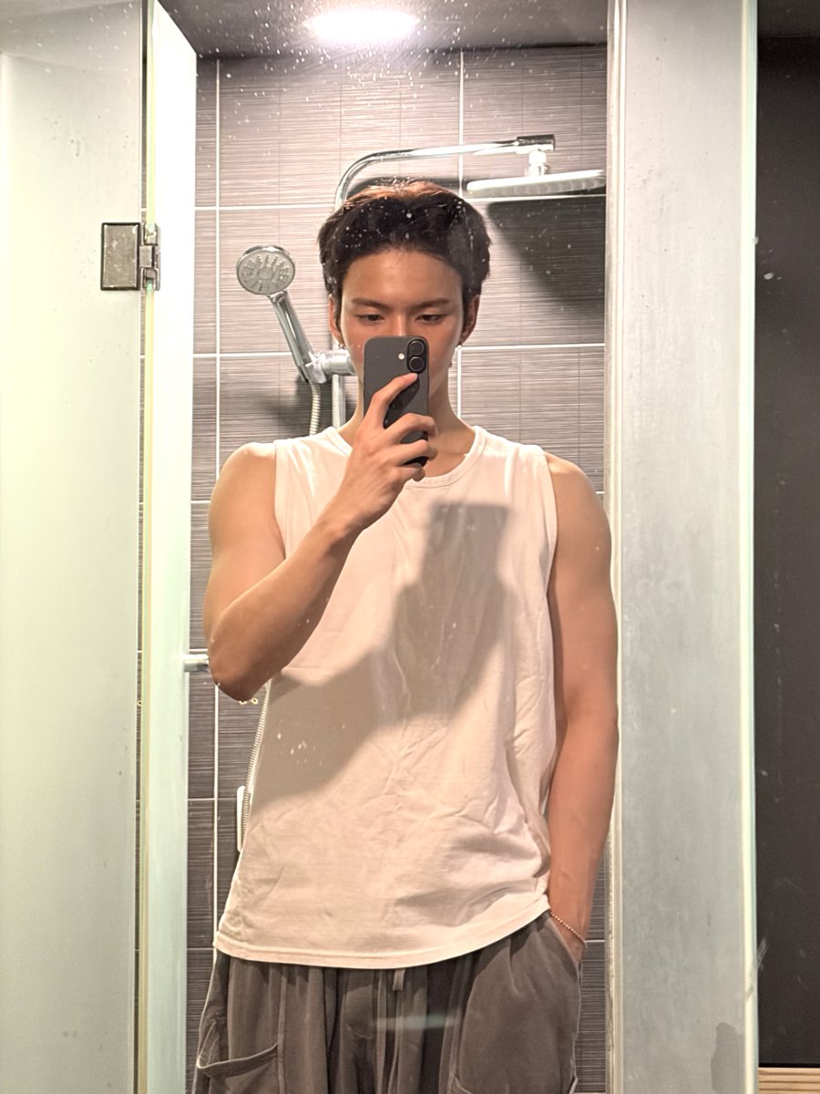 OnlyDE02's tweet photo. 260701 🫧 https://t.co/m1q8EjMDN7
