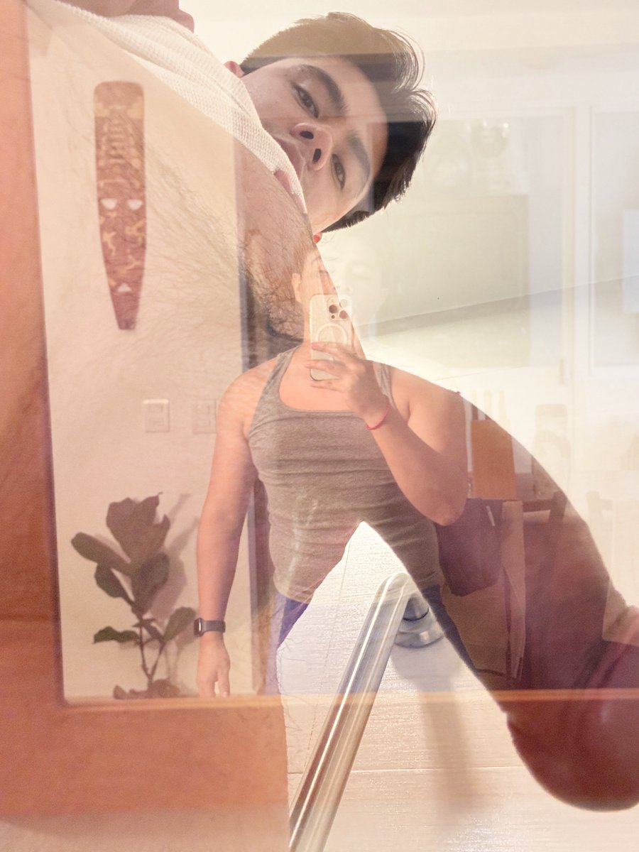 soy_gabss's tweet photo. Aquí vamos 
Primero para unos 🥵
Ahorita para otros 😮‍💨 https://t.co/tu13FLZsRq