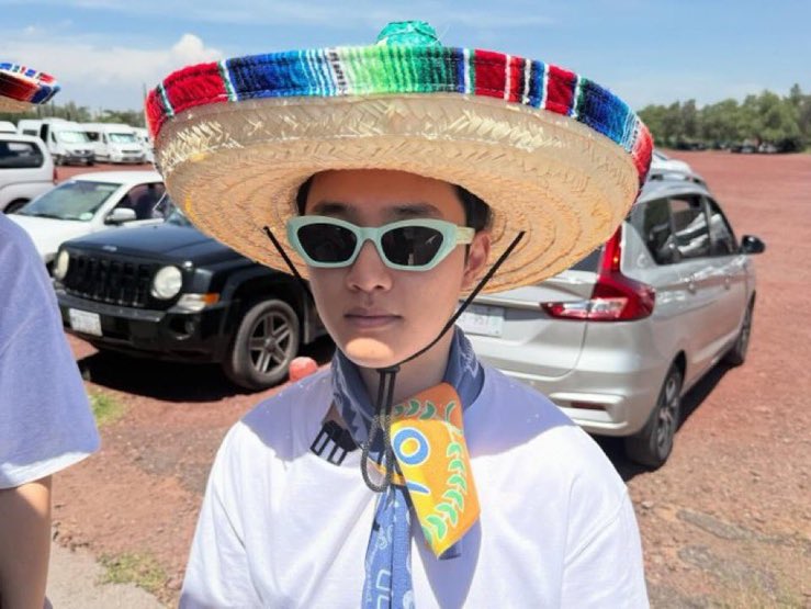 oshfreckles's tweet photo. DE ÚLTIMO MOMENTO ‼️

Kyungsoo confirma una vez más que es mexicano https://t.co/cCEkoxU3dz
